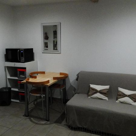 Sympathique Appartement Л'Иль-сюр-ла-Сорг Экстерьер фото